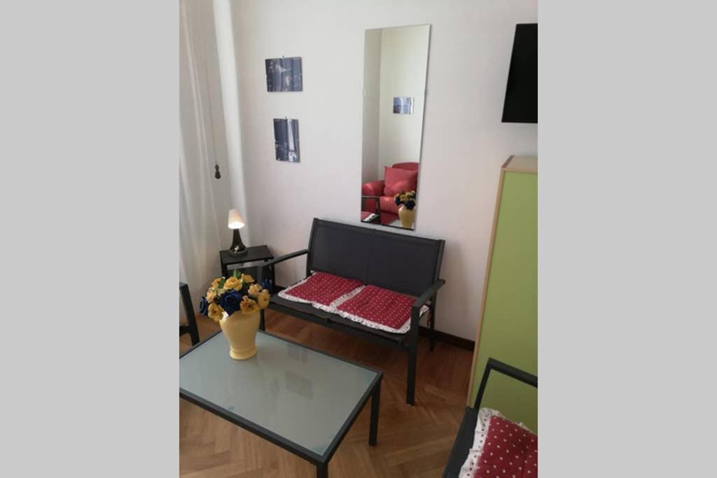 Ecce Roma Exterior foto